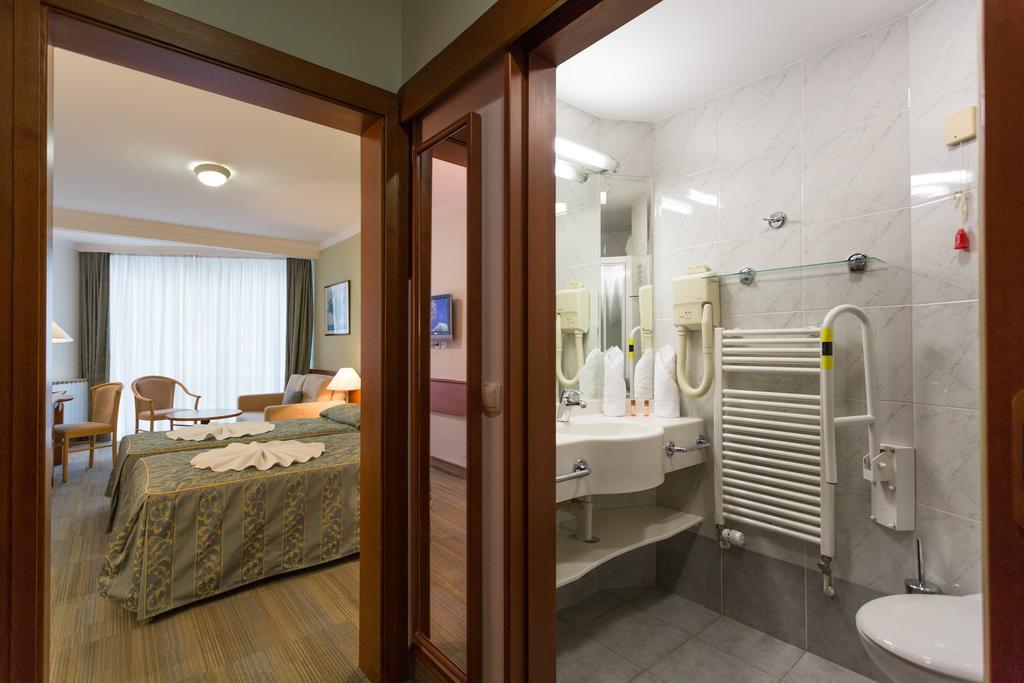Hotel Zdravilisce - Thermana Lasko Exterior photo